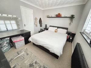 Bedroom- click for photo gallery